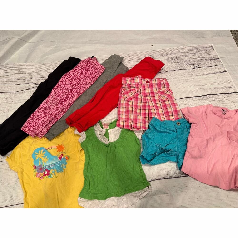 Lot of 3 Tops and 6 Bottoms Size 4/4T